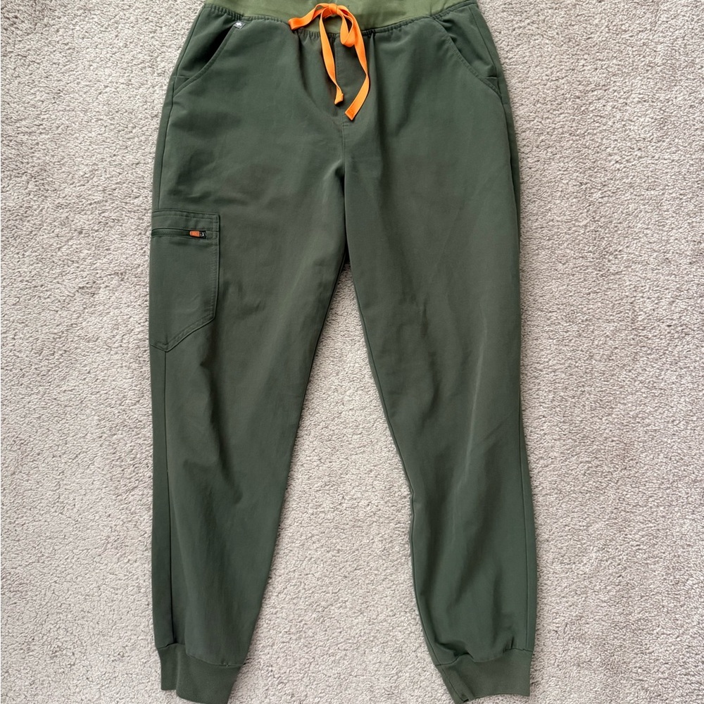 Figs Moss Zamora scrub pants
